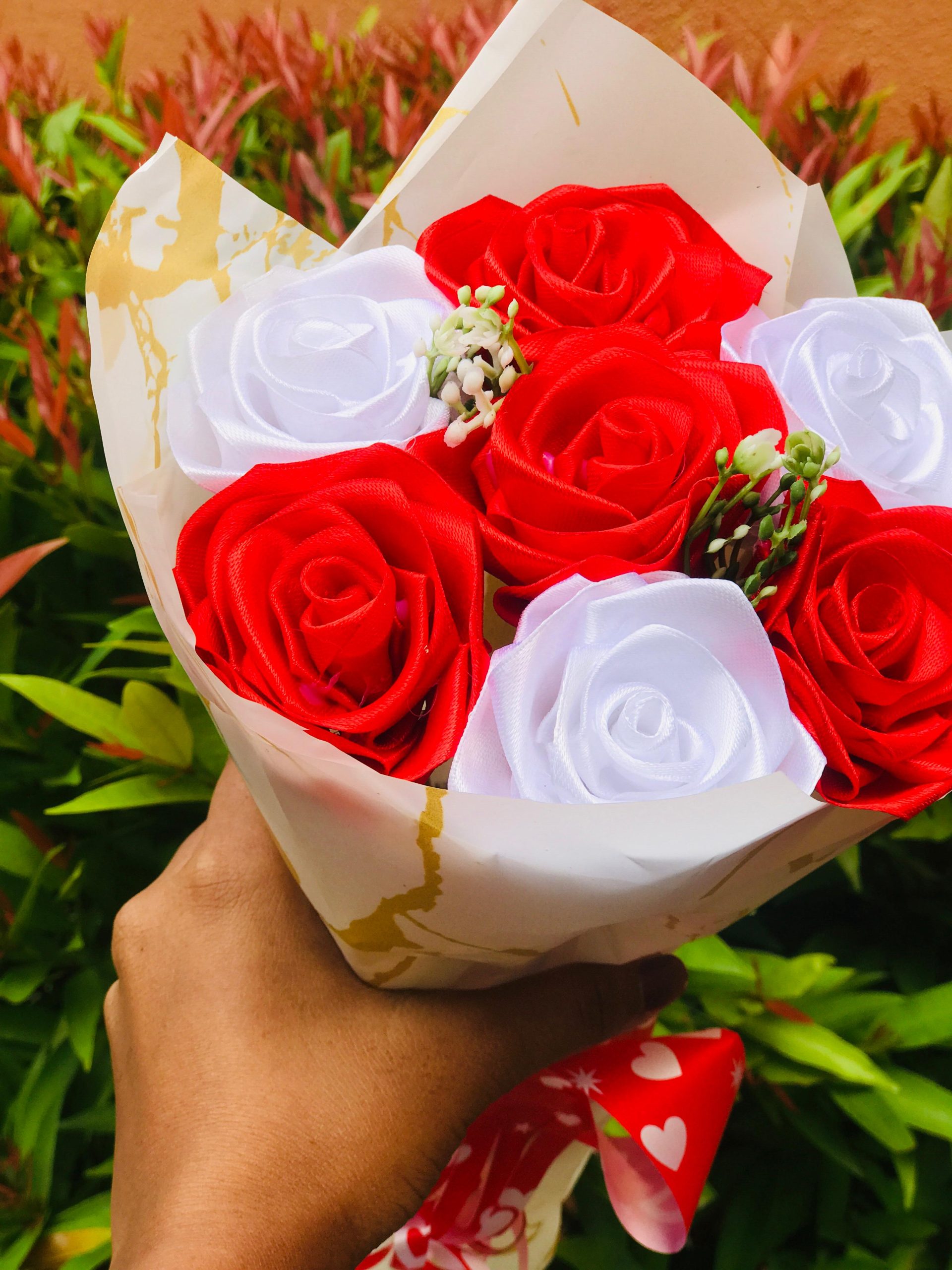 05 Roses Boquet - Image 2