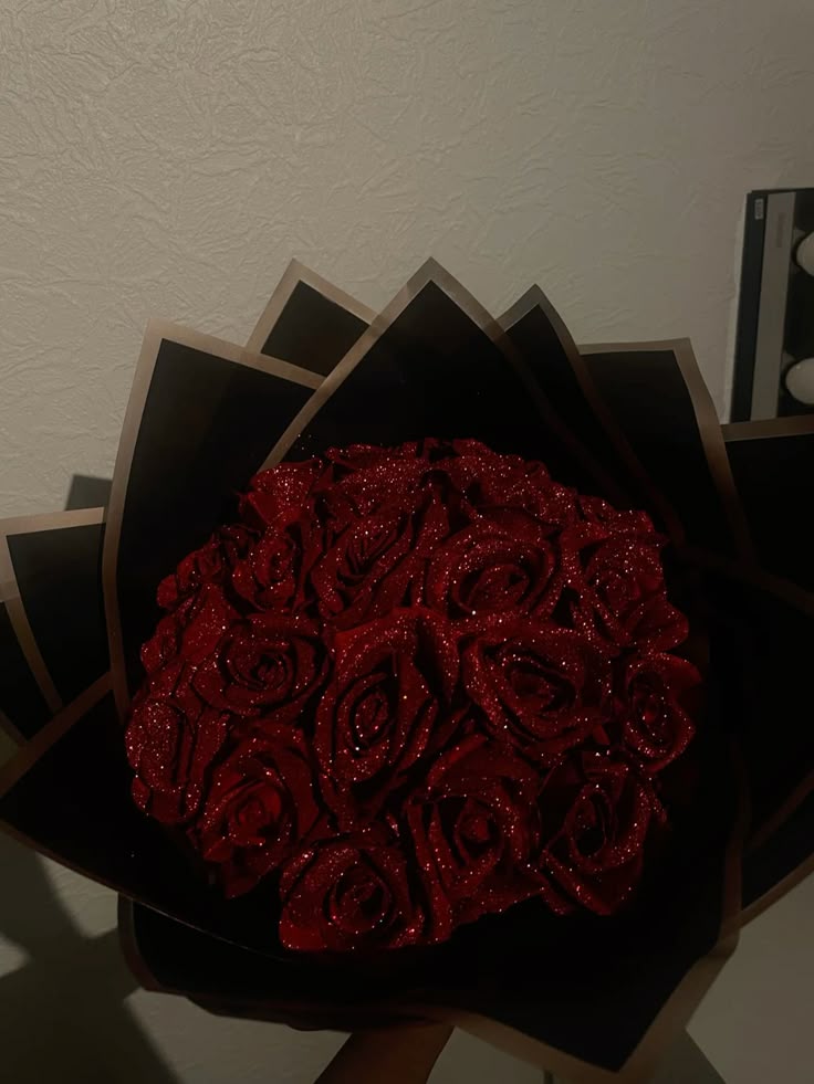 100 Roses Bouquet - Image 6